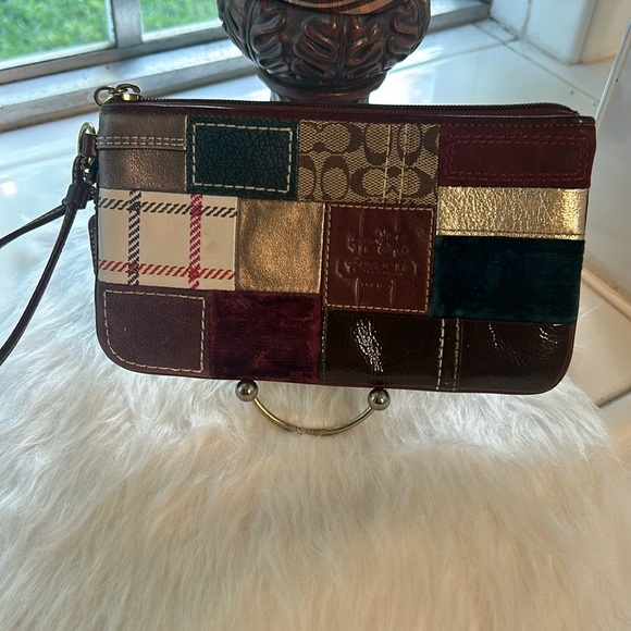 Coach Handbags - Coach Rare Xtra Large Vintage Patchwork Wristlet